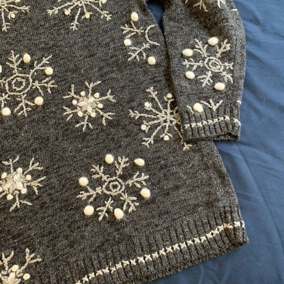 VTG Christopher & Banks Hand Knit Sweater Pullover Snowflakes Christmas Winter - Picture 2 of 6